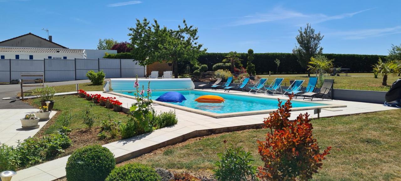 Bed and Breakfast A La Gloriette Neuville-du-Poitou Exterior foto